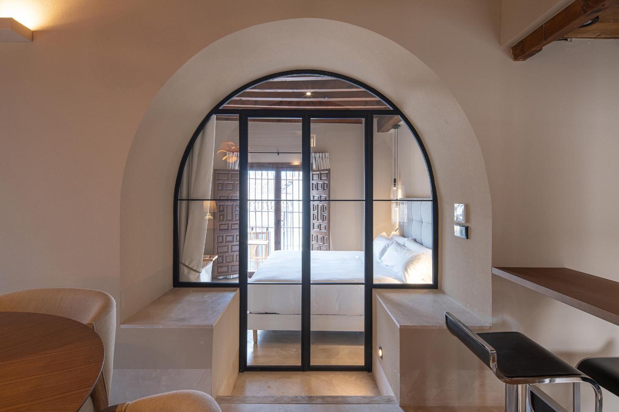 Calm Suites Babole — Photos 2